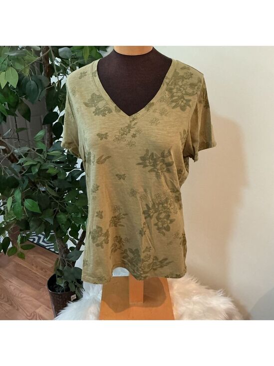 Sonoma Tops - Sonoma Everyday short sleeve v neck tee Womns size Large tag free